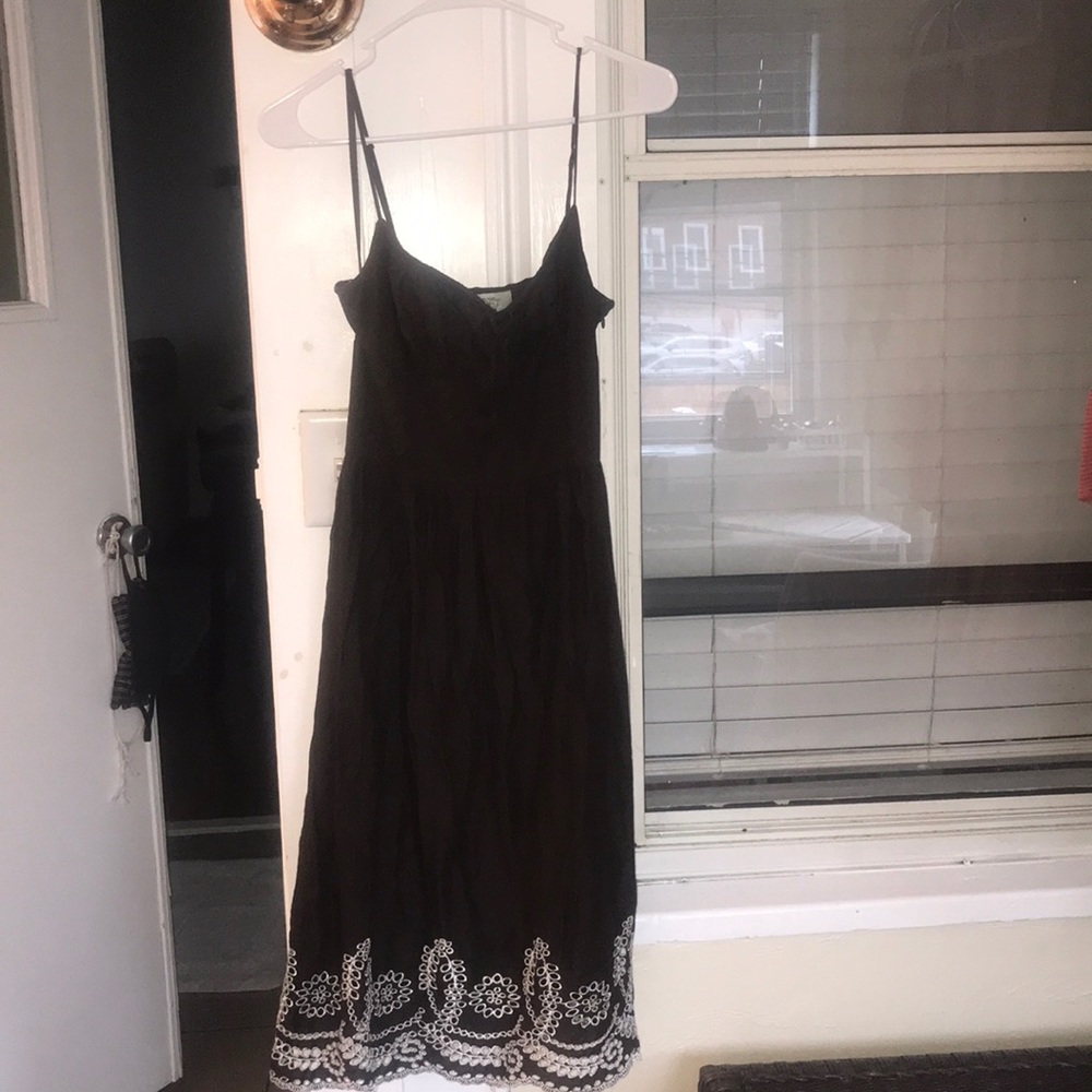 Classy vintage style mid length dress
